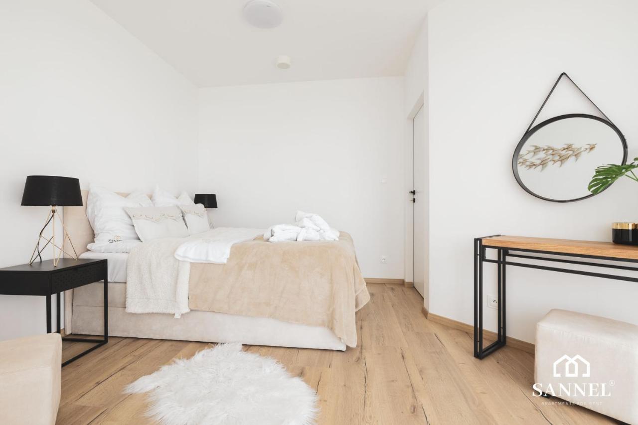 Apartament Prestige Z Dostepem Do Basenow,Strefy Saun,Jacuzzi - Pinea Apartments Pobierowo-Sannel Apartments For Rent Esterno foto